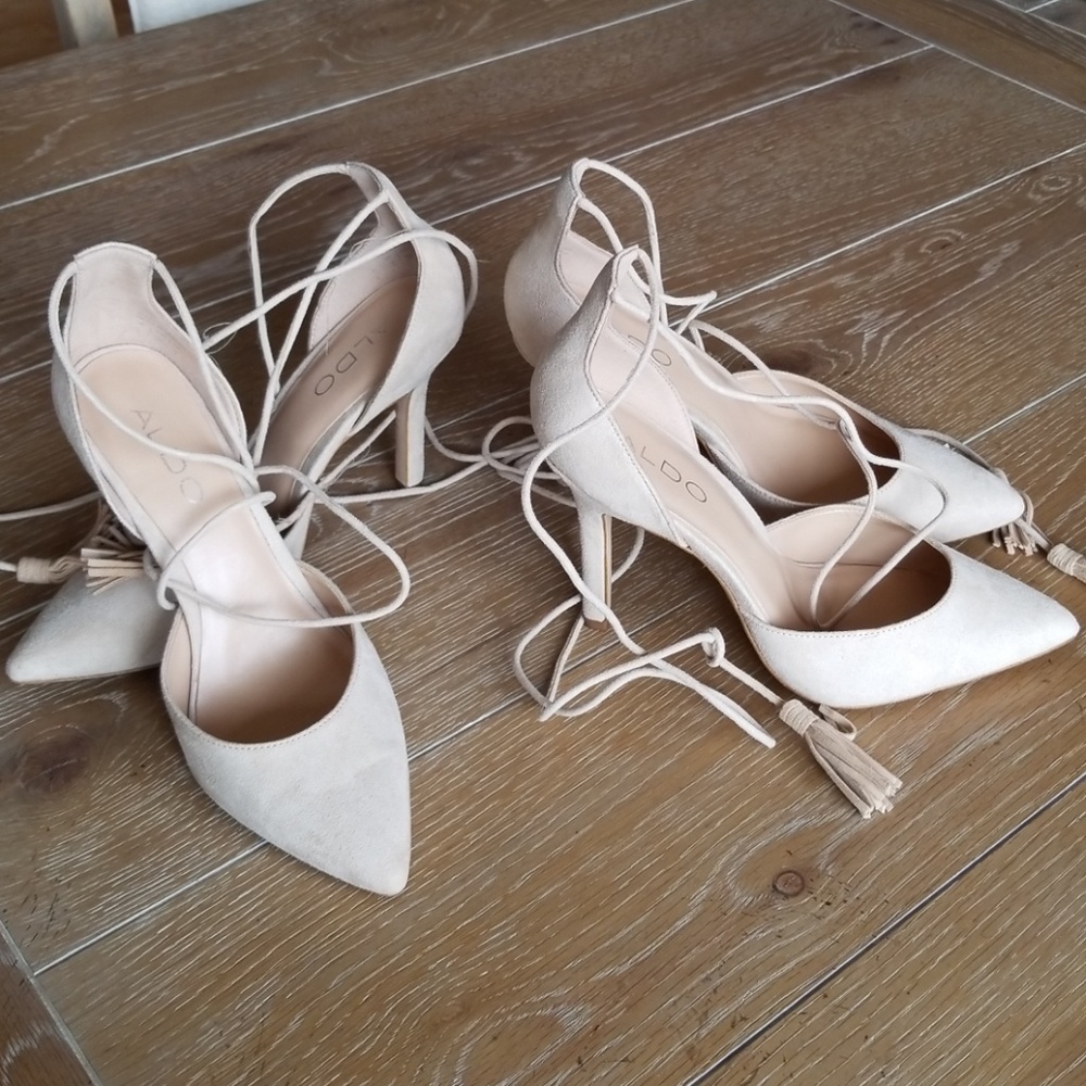 suede pumps
